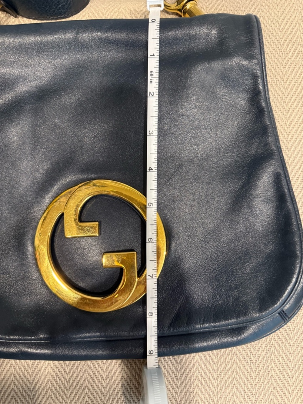 Vintage Gucci Navy Leather Shoulder Bag with Gold Logo - Picture 11 of 13